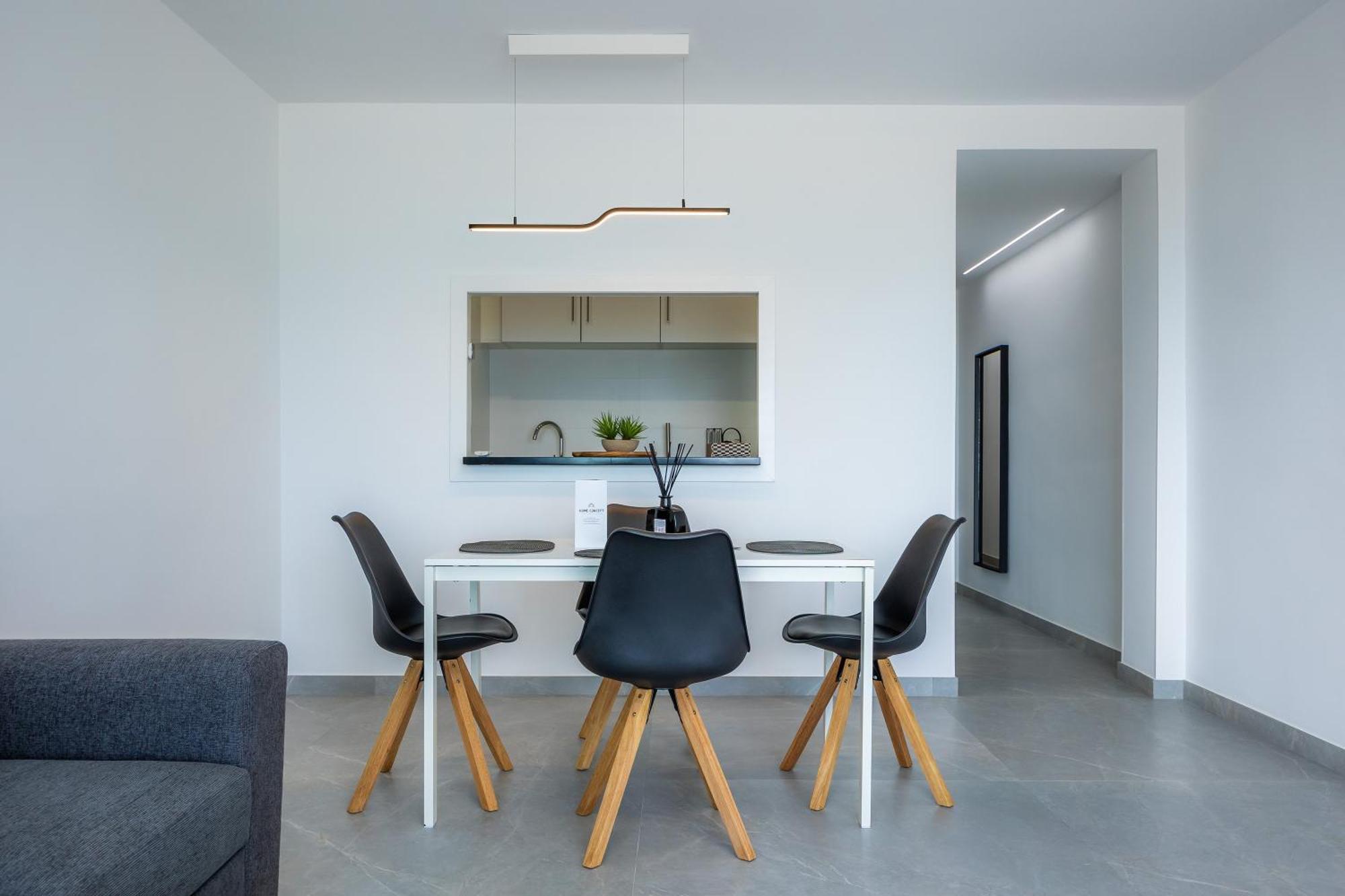 First Line Mediterranean Appartement