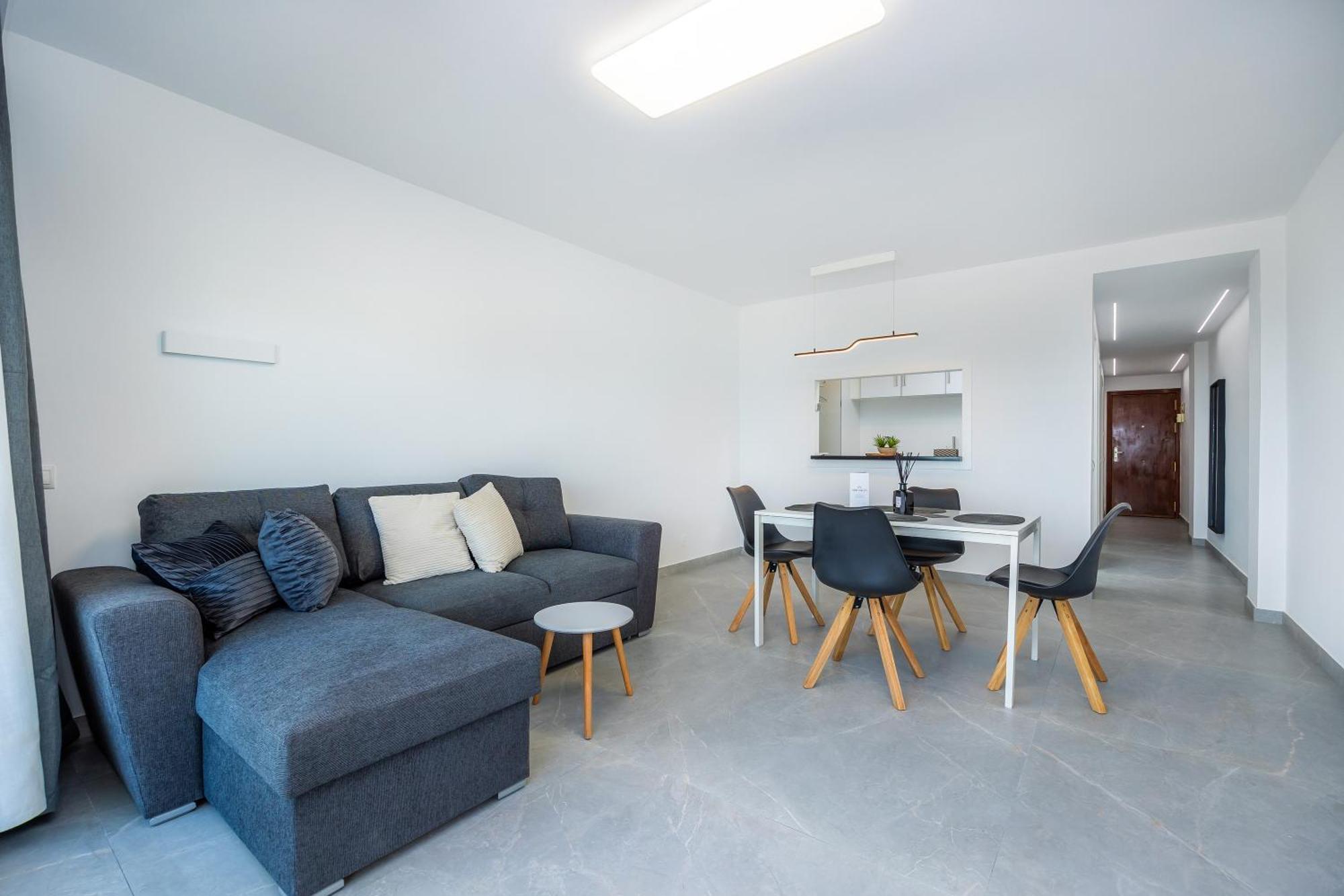 First Line Mediterranean Appartement