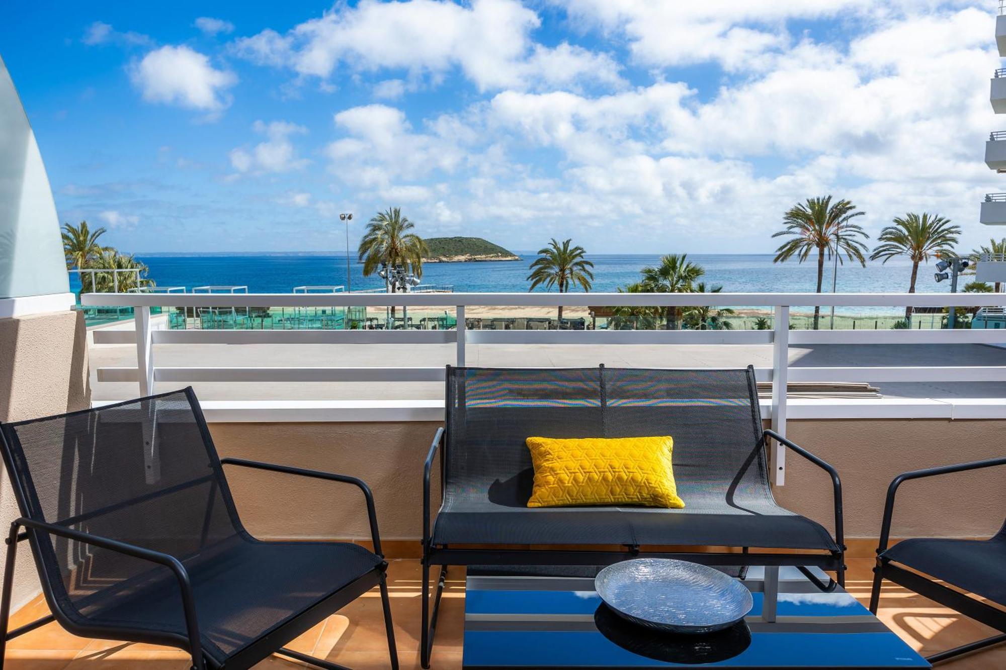 First Line Mediterranean Appartement